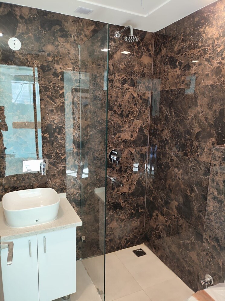 Bathroom, fidato-honour-homes 3 Bedroom 140 Sq.Yd. Apartment In Sector 89 Faridabad 9446898