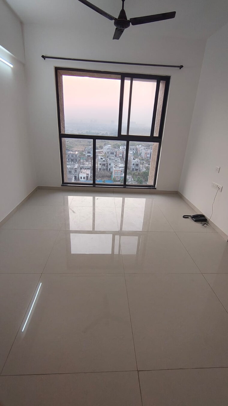 Room, lodha-palava-florea-a-to-d 1 Bedroom 500 Sq.Ft. Apartment In Dombivli East Thane 9447176