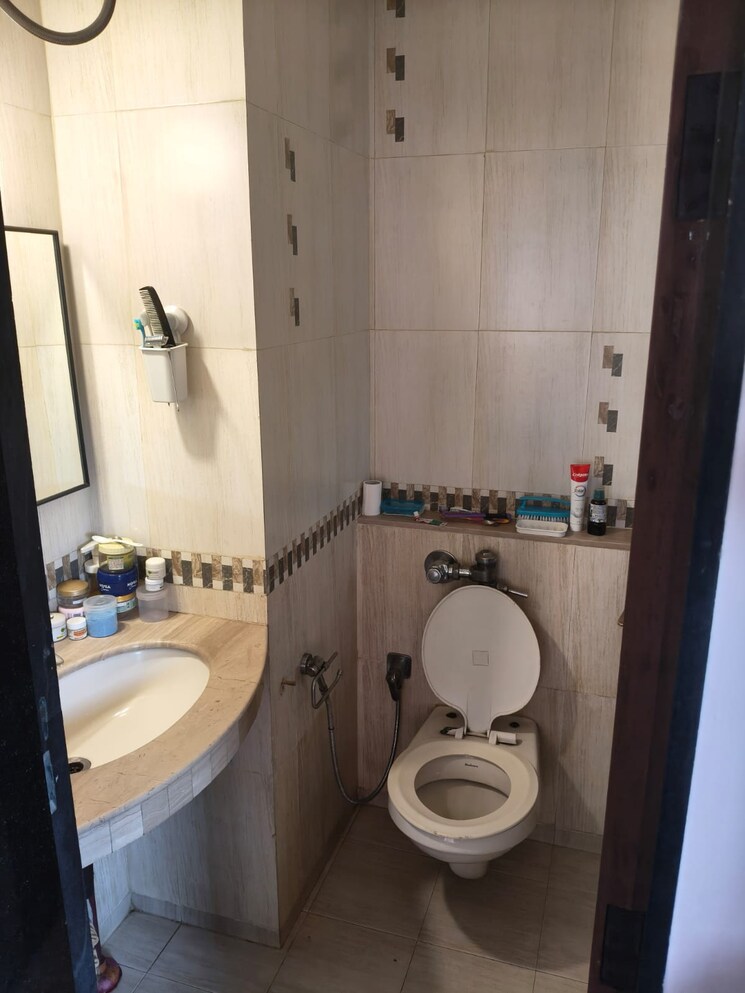 Bathroom, samartha-aangan 3 Bedroom 1550 Sq.Ft. Apartment In Andheri West Mumbai 9447234