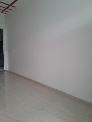  Shop For Sale in Malad West