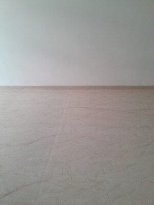 Room in  Shop at Malad West – for Sale