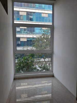 Balcony in  Shop at Malad West – for Sale