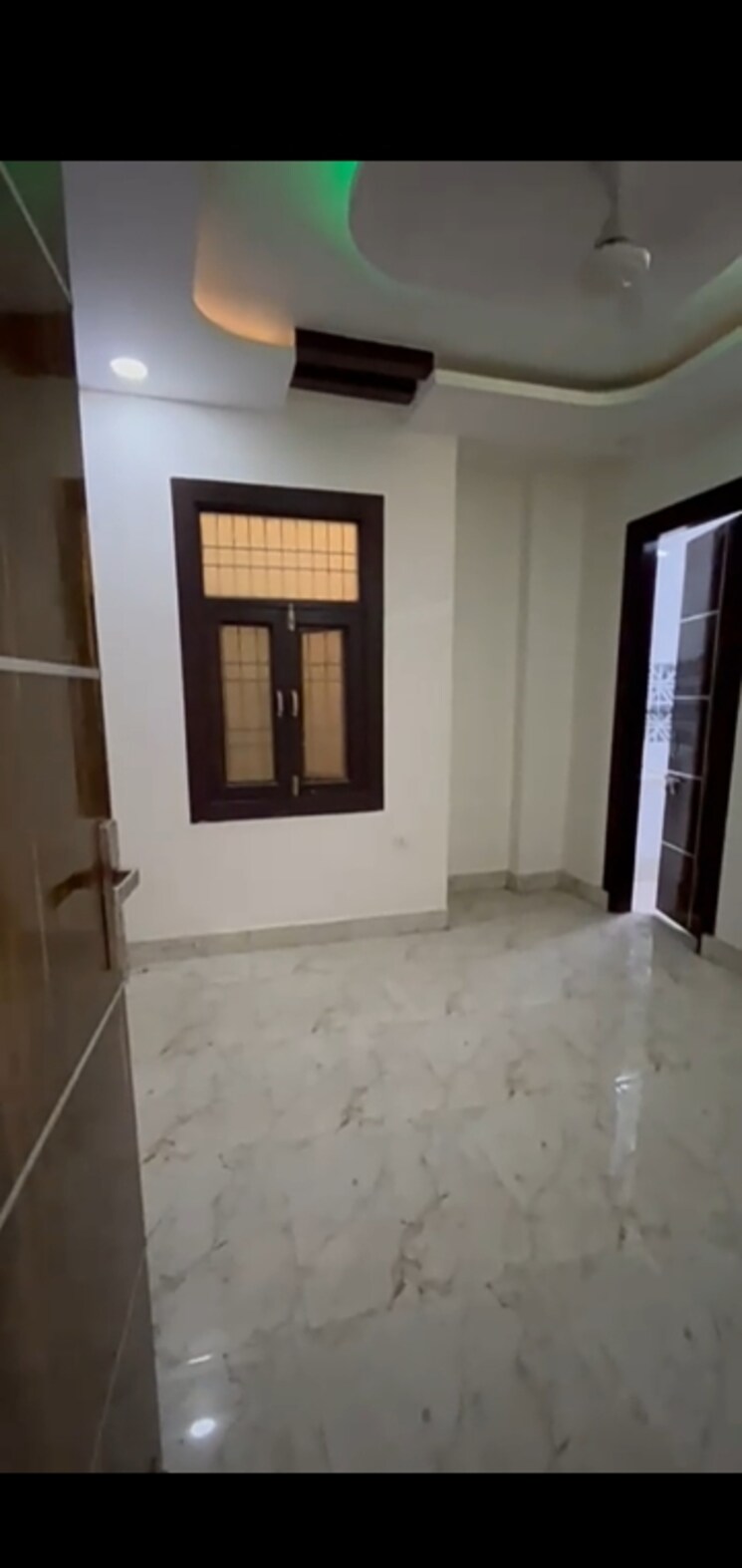 Room, mahavir enclave 1 3 Bedroom 900 Sq.Ft. Builder Floor In Mahavir Enclave 1 Delhi 9447384