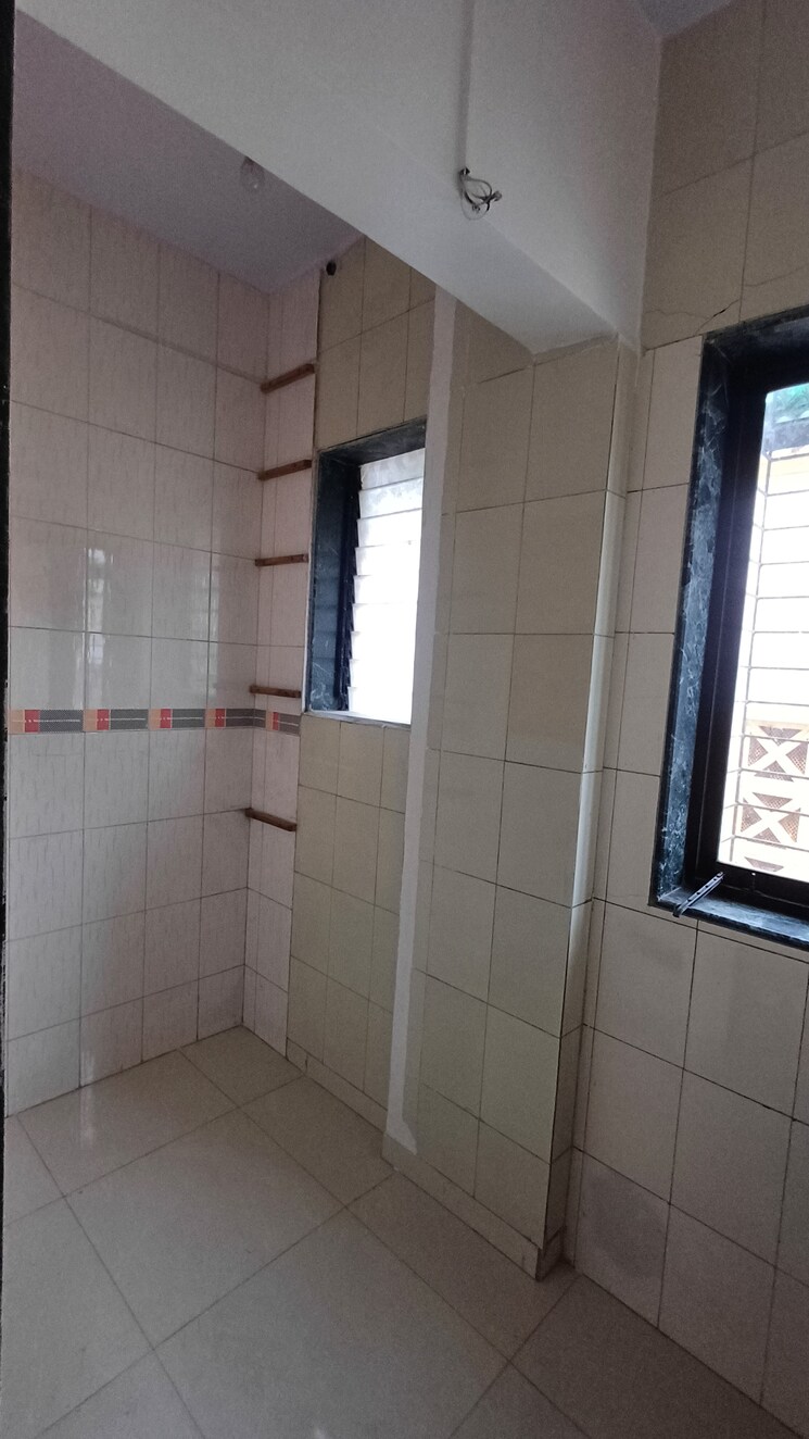 Bathroom, kashish-park-apartment 2 Bedroom 700 Sq.Ft. Apartment In Lal Bahadur Shastri Road Thane 9447429