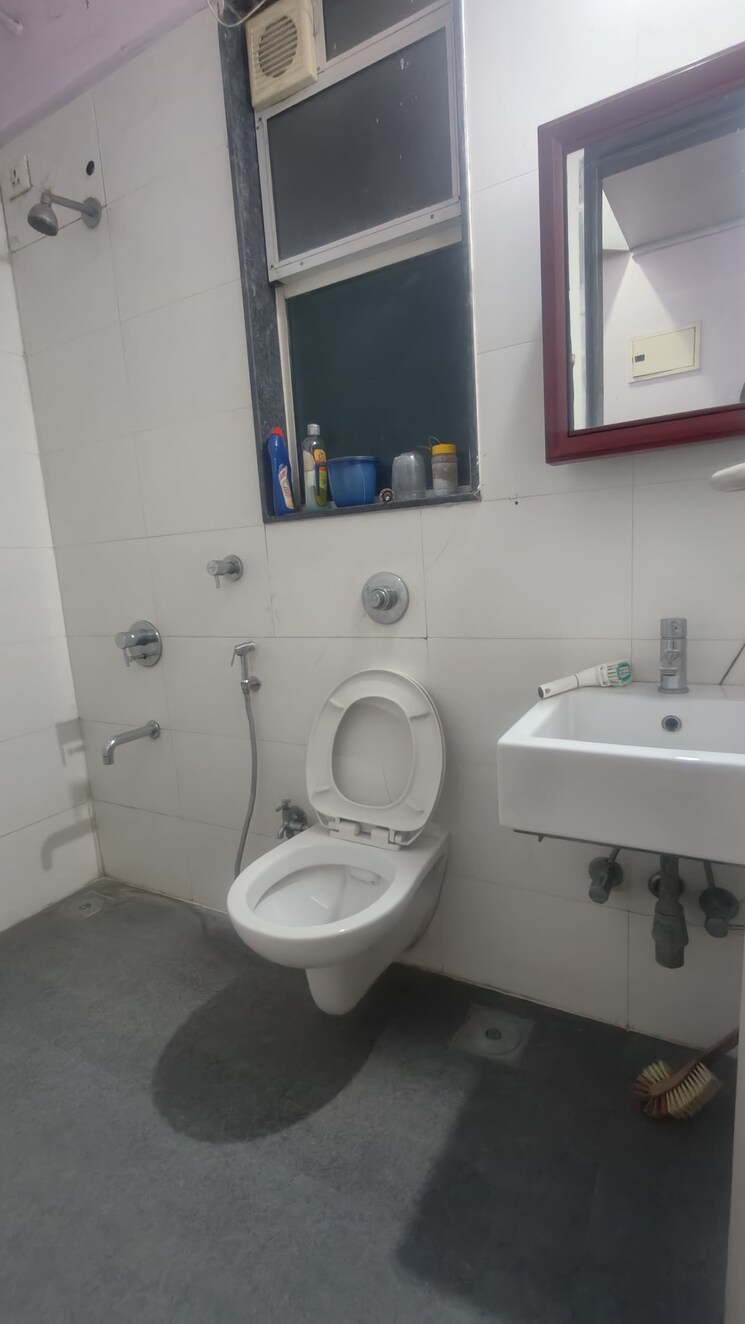 Bathroom, vasant-fiona 2 Bedroom 650 Sq.Ft. Apartment In Pokhran Road No Two Thane 9447434