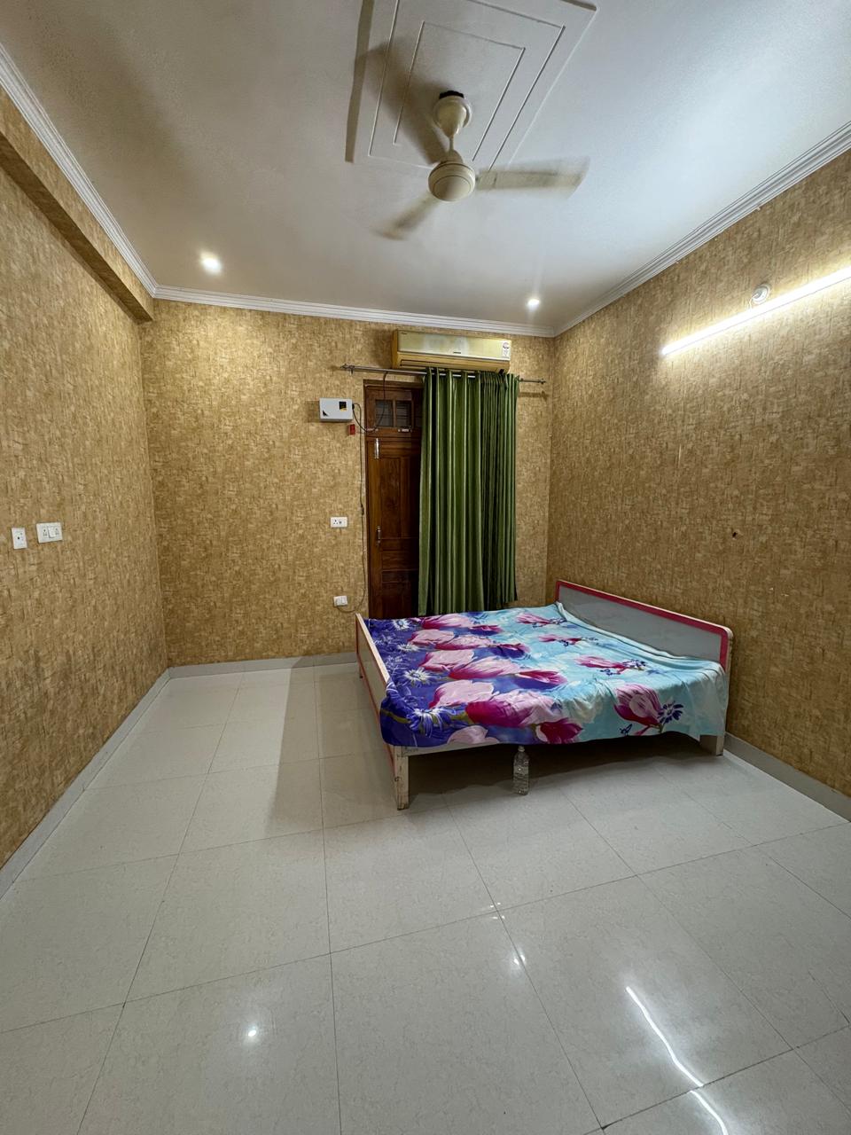 3 BHK + Servant Room Builder Floor For Sale in Ansal API Palm Floors