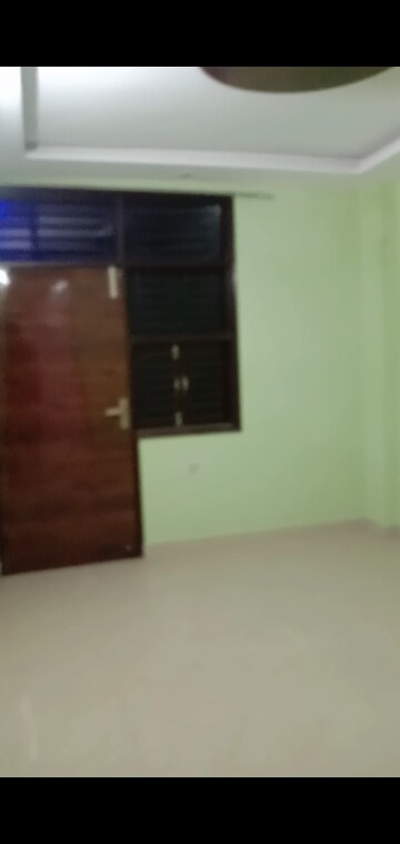Room in 2 BHK Builder Floor at Dwarka Mor – for Rent