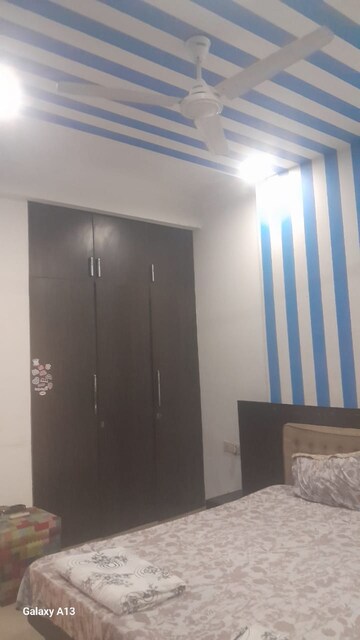 Room in 3 BHK Builder Floor at Unitech South City II, Sector 50 – for Rent