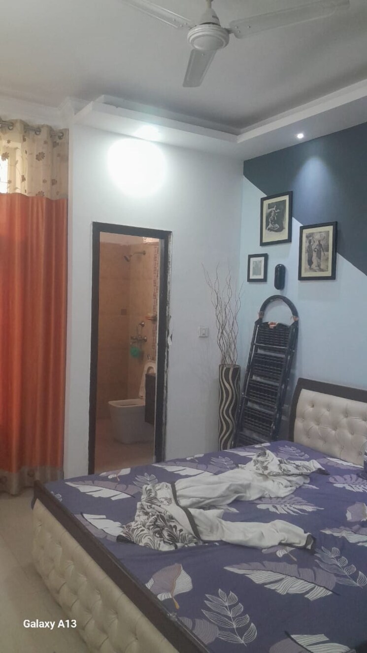 Living Room, unitech-south-city-ii 3 Bedroom 1500 Sq.Ft. Builder Floor In Sector 50 Gurgaon 9447449