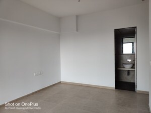 Room in 2 BHK Apartment at Kanakia Silicon Valley, Powai – for Rent