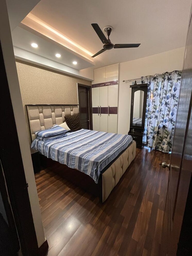 Bedroom, paras-seasons 3.5 Bedroom 1595 Sq.Ft. Apartment In Sector 168 Noida 9447456