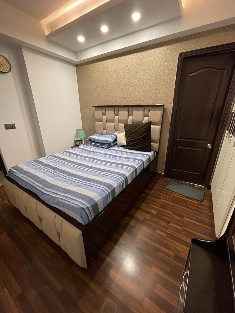 Bedroom, paras-seasons 3.5 Bedroom 1595 Sq.Ft. Apartment In Sector 168 Noida 9447456