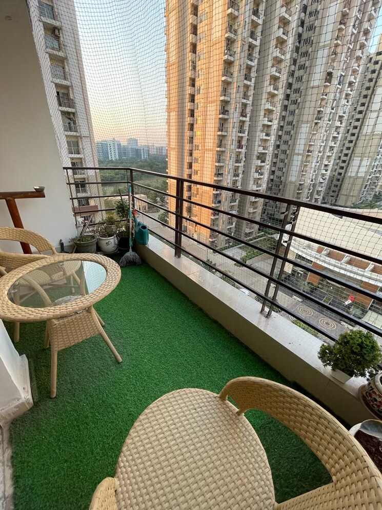 Balcony, paras-seasons 3.5 Bedroom 1595 Sq.Ft. Apartment In Sector 168 Noida 9447456