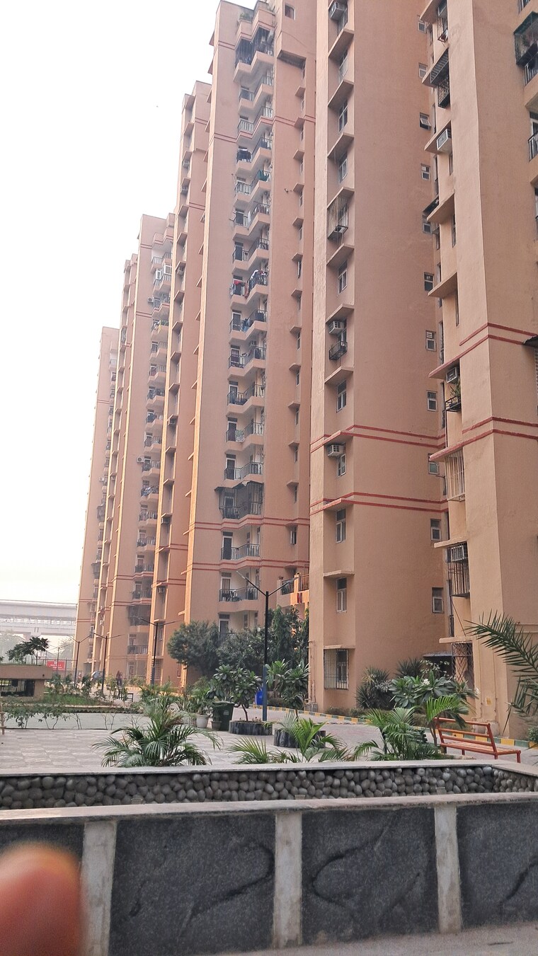 Exterior View, amrapali-princely-estate 3.5 Bedroom 1455 Sq.Ft. Apartment In Sector 76 Noida 9447513