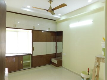 Room in 2 BHK Builder Floor at Kondapur – for Rent