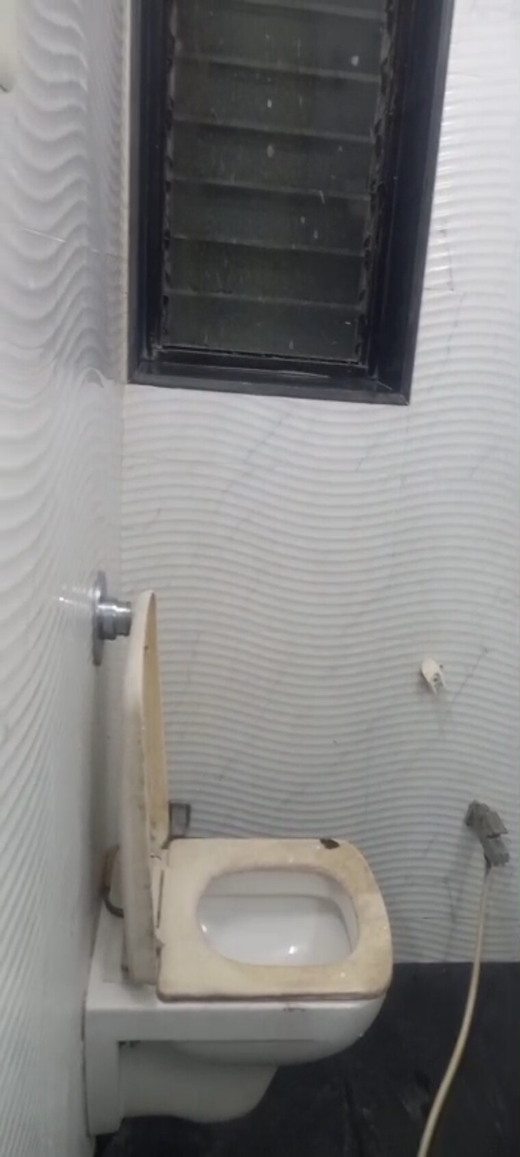 Bathroom, dadar west 2 Bedroom 700 Sq.Ft. Apartment In Dadar West Mumbai 9447506