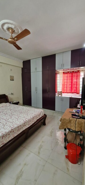 Bedroom in 3 BHK Builder Floor at Kondapur – for Rent