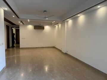 Room in 3 BHK Apartment at Nehru Enclave – for Rent