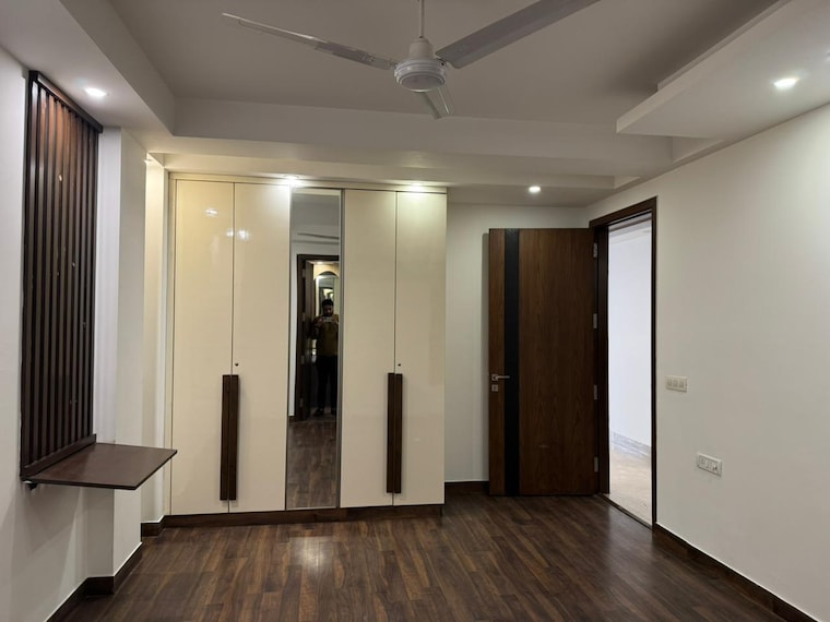 Room, nehru enclave 3 Bedroom 1800 Sq.Ft. Apartment In Nehru Enclave Delhi 9447508