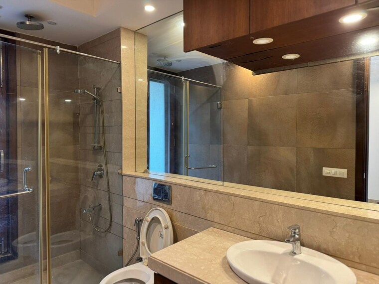 Bathroom, nehru enclave 3 Bedroom 1800 Sq.Ft. Apartment In Nehru Enclave Delhi 9447508