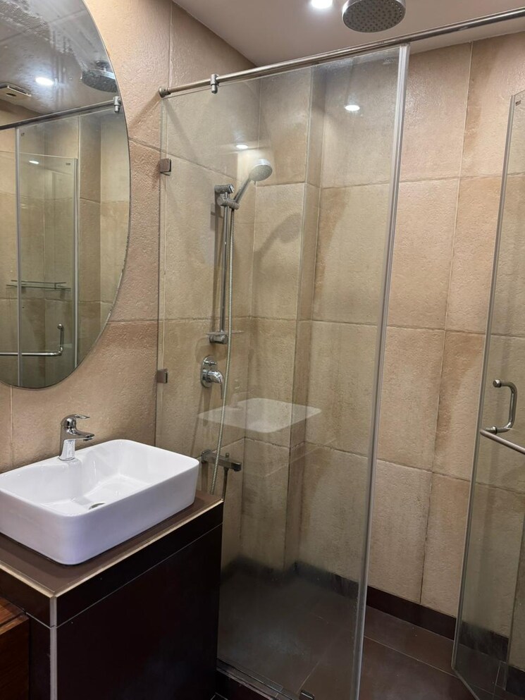 Bathroom, nehru enclave 3 Bedroom 1800 Sq.Ft. Apartment In Nehru Enclave Delhi 9447508
