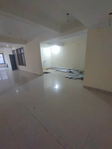  Office Space For Rent in Chinhat