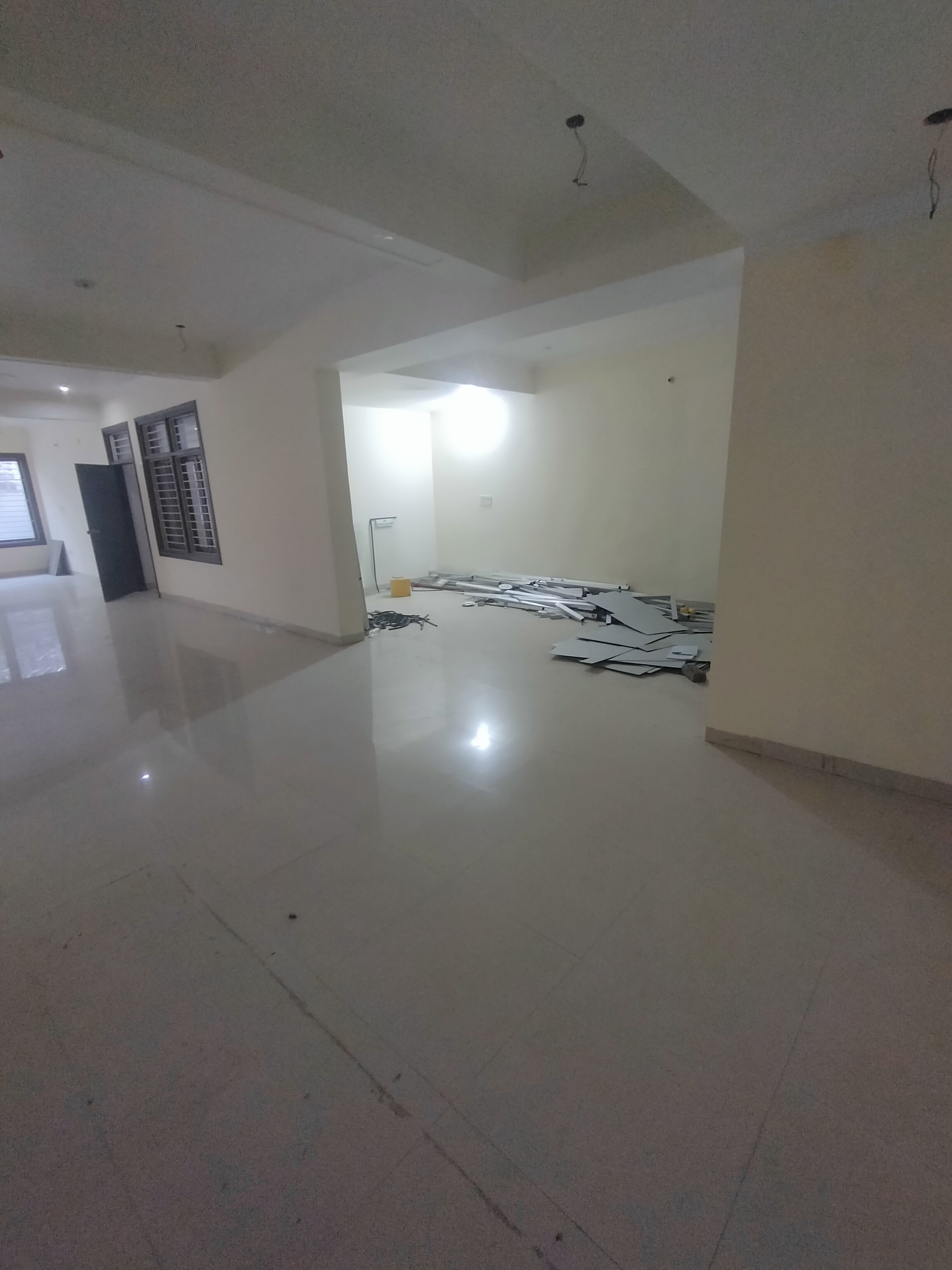 Office Space For Rent in 1000 Sqft Commercial Hall
