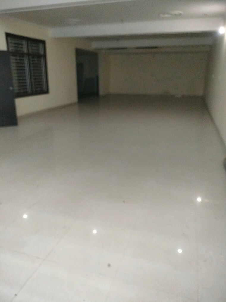 Room, chinhat Commercial Office Space 1000 Sq.Ft. In Chinhat Lucknow 9447532