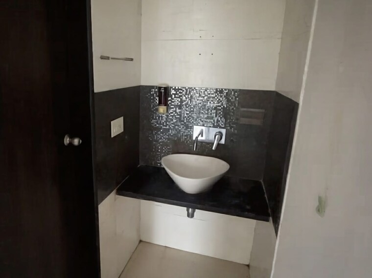 Bathroom, nexus-westpride 1 Bedroom 322 Sq.Ft. Apartment In Punawale Pune 9447549
