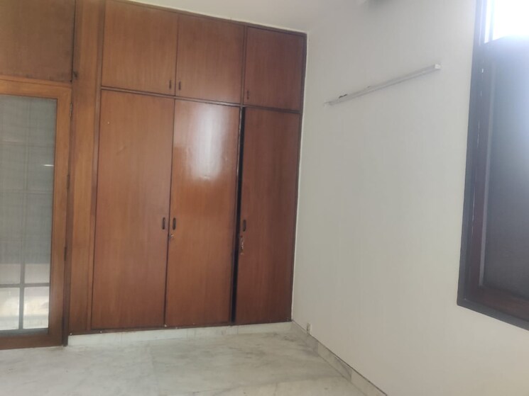 Room, new friends colony 3 Bedroom 1800 Sq.Ft. Builder Floor In New Friends Colony Delhi 9447551