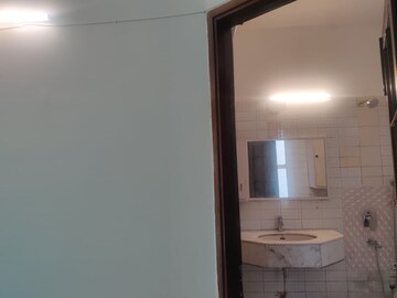 Room in 3 BHK Builder Floor at New Friends Colony – for Rent