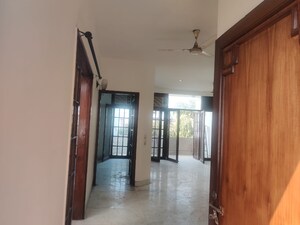 Room in 3 BHK Builder Floor at New Friends Colony – for Rent