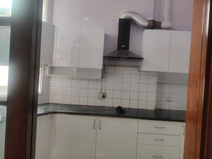 Kitchen, new friends colony 3 Bedroom 1800 Sq.Ft. Builder Floor In New Friends Colony Delhi 9447551