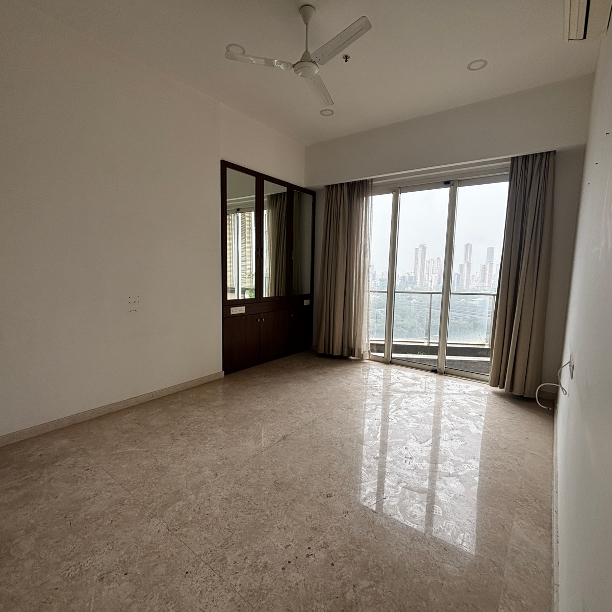 2 BHK Apartment For Rent in LnT Realty Crescent Bay