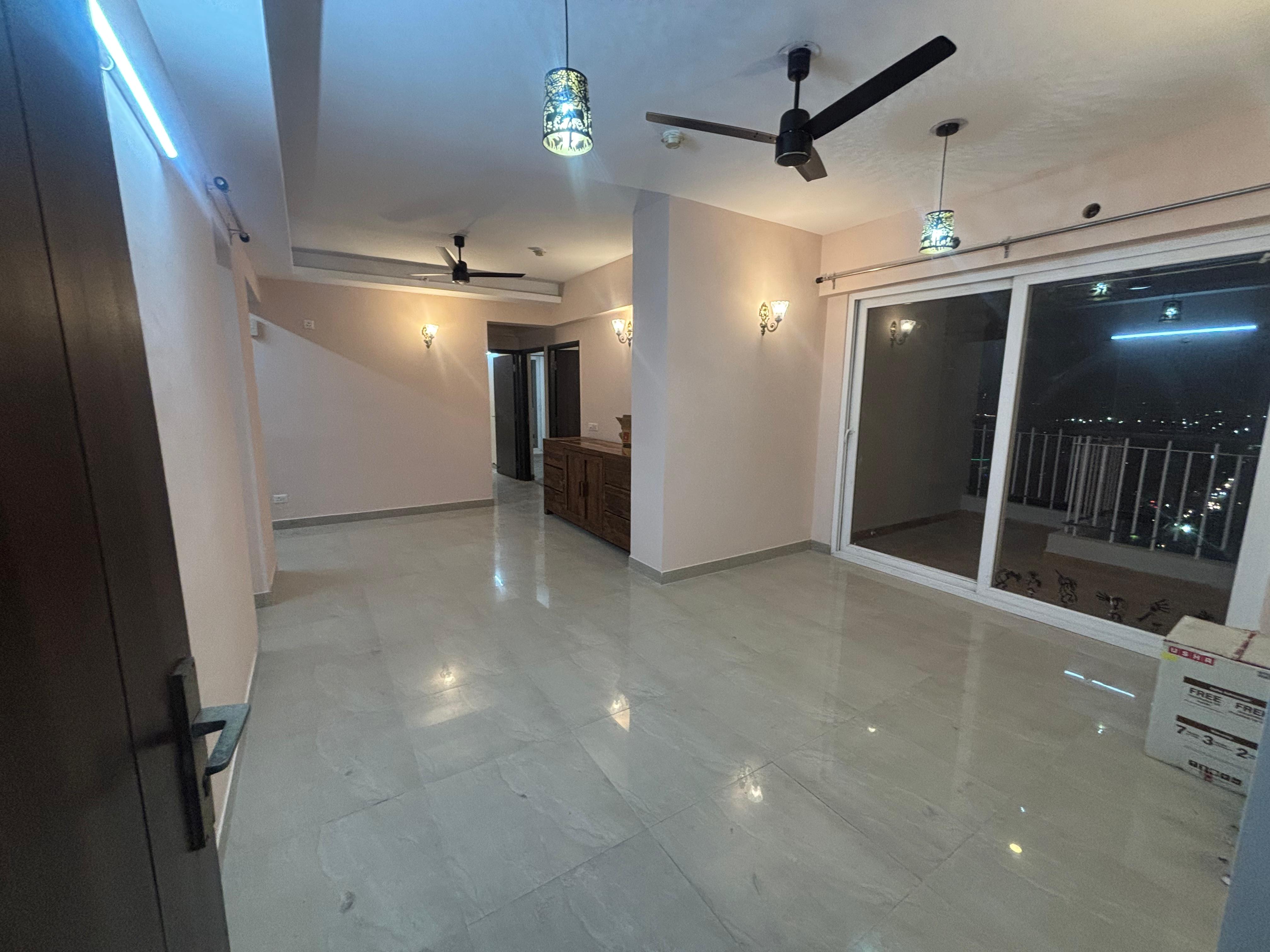 2 BHK 1040 Sq.Ft. Apartment in Gaur City 2 - 14th Avenue