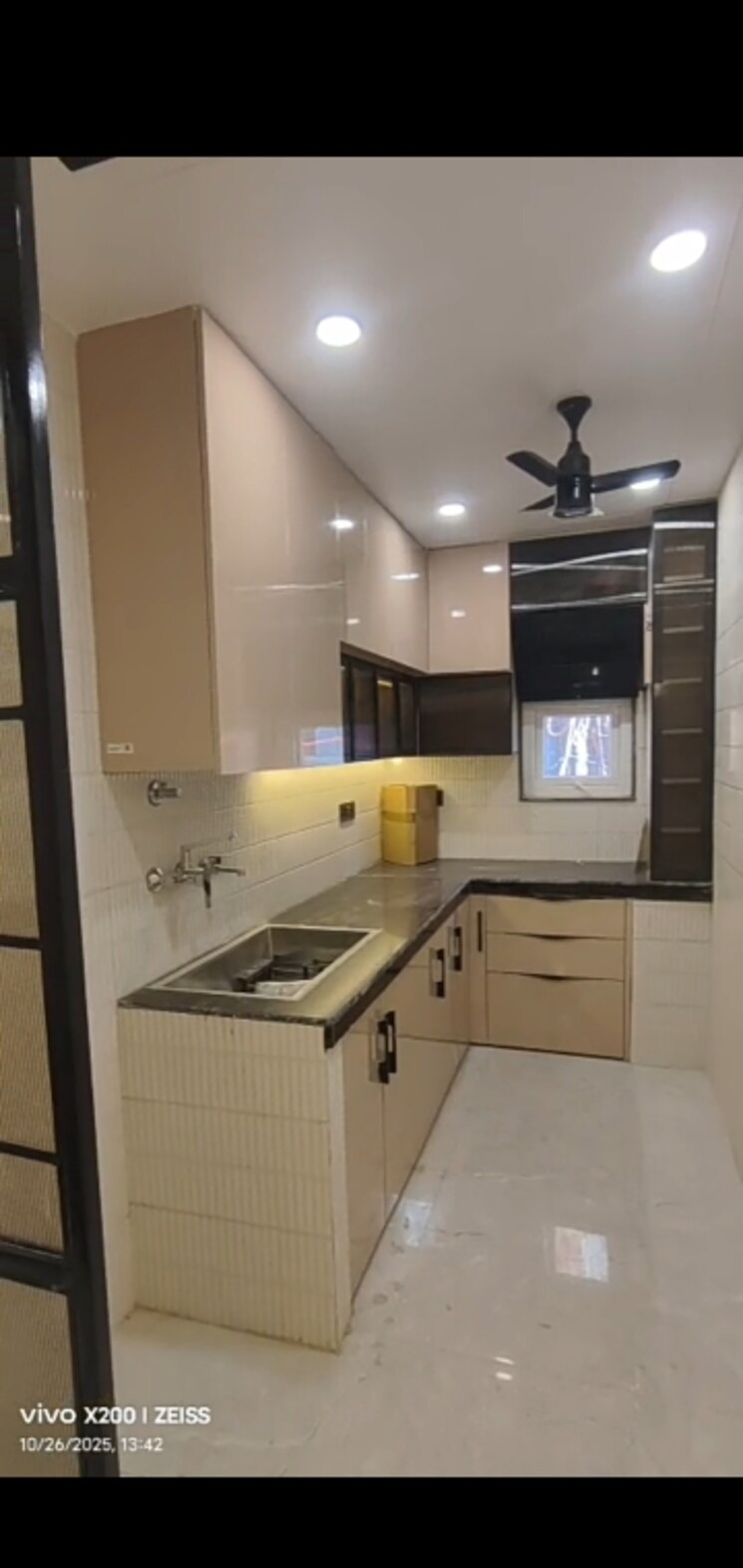 Kitchen, mahavir enclave 3 Bedroom 960 Sq.Ft. Builder Floor In Mahavir Enclave Delhi 9447577