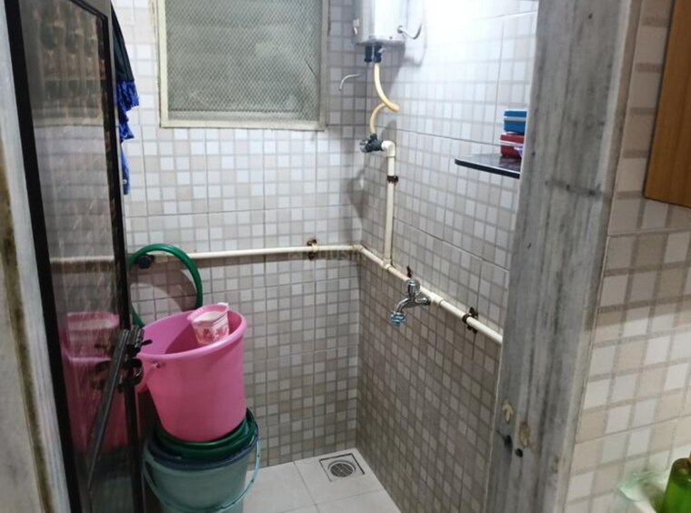 Bathroom, rishikesh-chs 1 Bedroom 460 Sq.Ft. Apartment In Malad West Mumbai 9447600