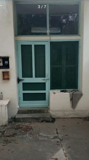 Bathroom in 1 BHK Builder Floor at Sector 18 – for Rent