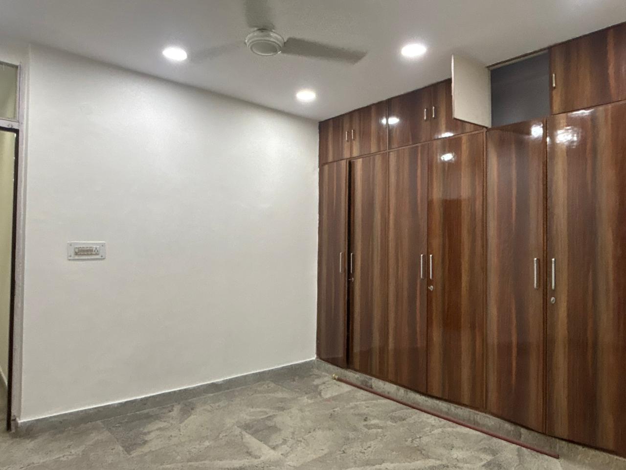 2 BHK + Servant Room Builder Floor For Rent in Malviya Nagar