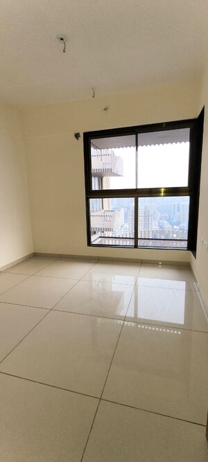 Room in 1 BHK Apartment at Chandak 34 Park Estate, Goregaon West – for Sale