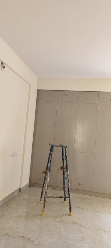 Furnished Amenities in 1 BHK Apartment at Indiranagar – for Rent