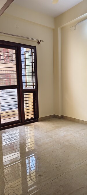 Room in 2 BHK Apartment at Halasuru – for Rent