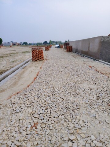  Plot – Exterior View View at Jankipuram Extension - for Sale