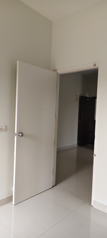 Furnished Amenities in 1 BHK Apartment at Halasuru – for Rent