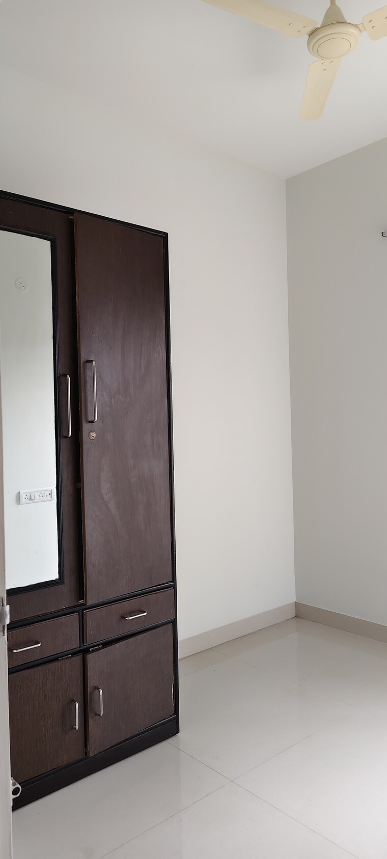 Room, halasuru 1 Bedroom 550 Sq.Ft. Apartment In Halasuru Bangalore 9447713