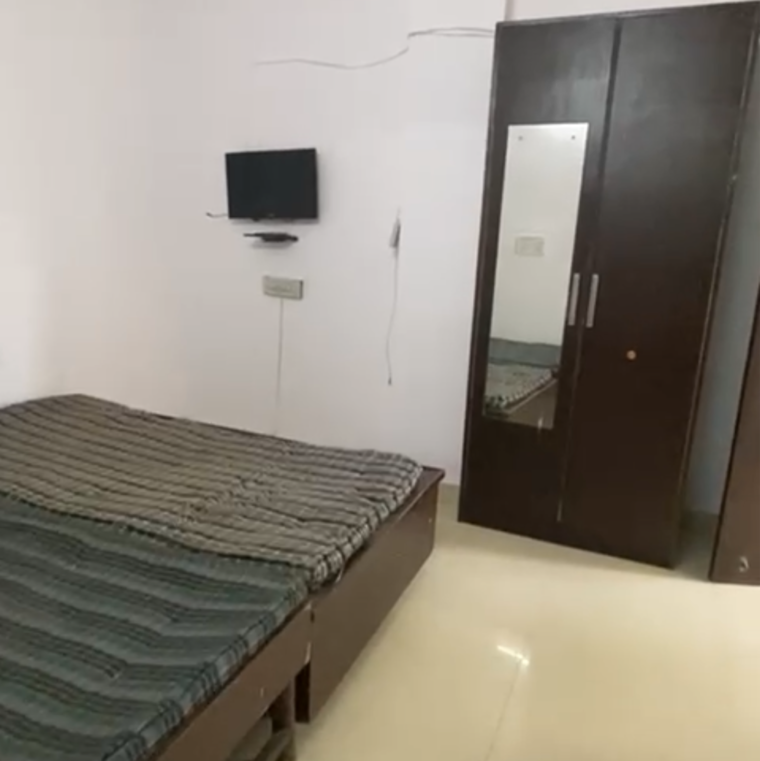 Room, malviya nagar 1.5 Bedroom 650 Sq.Ft. Builder Floor In Malviya Nagar Delhi 9447727