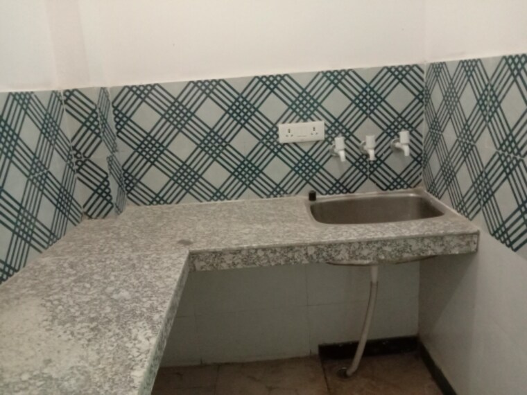 Bathroom, dwarka mor 1 Bedroom 270 Sq.Ft. Independent House In Dwarka Mor Delhi 9447738
