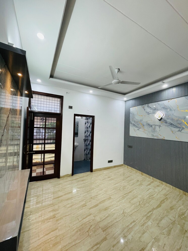 Room, ambala highway 6 Bedroom 1800 Sq.Ft. Independent House In Ambala Highway Zirakpur 9447737