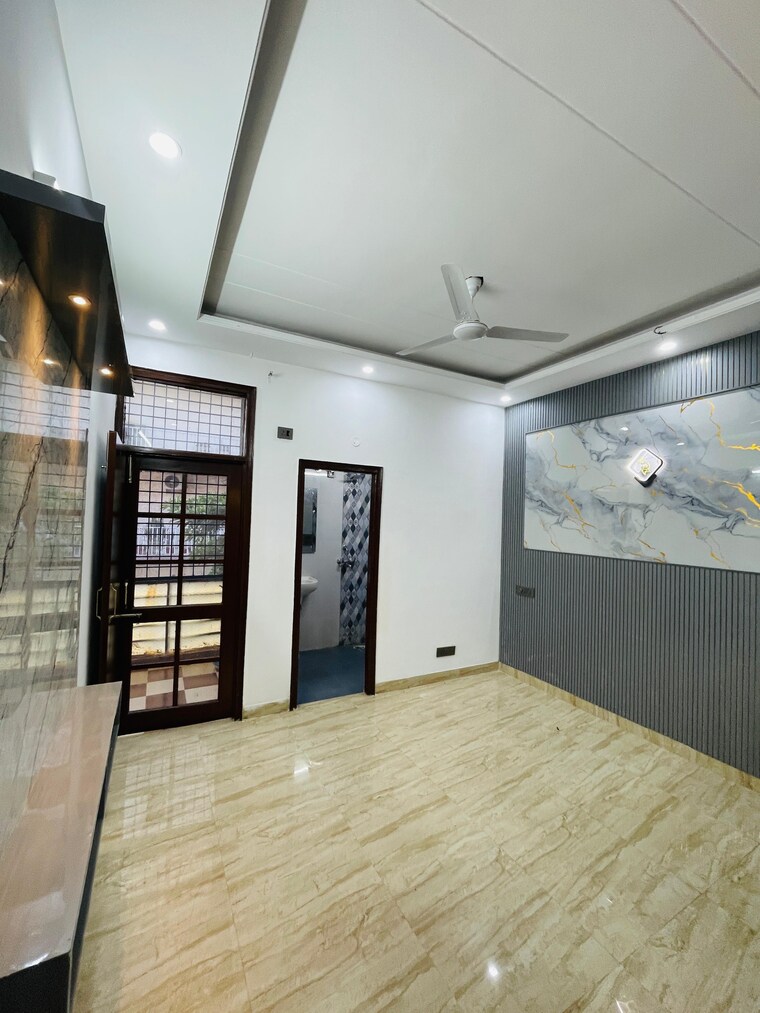 Room, ambala highway 6 Bedroom 1800 Sq.Ft. Independent House In Ambala Highway Zirakpur 9447737