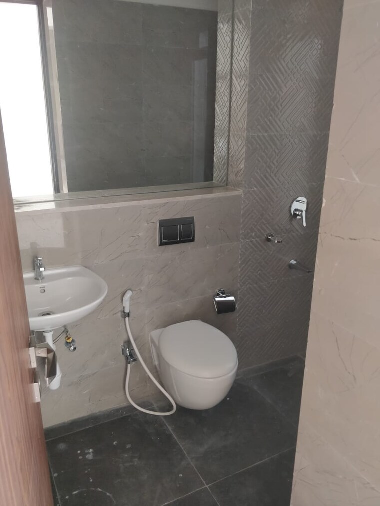Bathroom, omkar-alta-monte 3 Bedroom 2621 Sq.Ft. Apartment In Malad East Mumbai 9447734